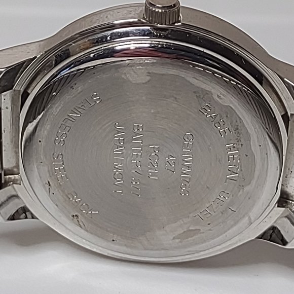 Metal Stretch Watch With Dark Red Dial - Picture 6 of 11